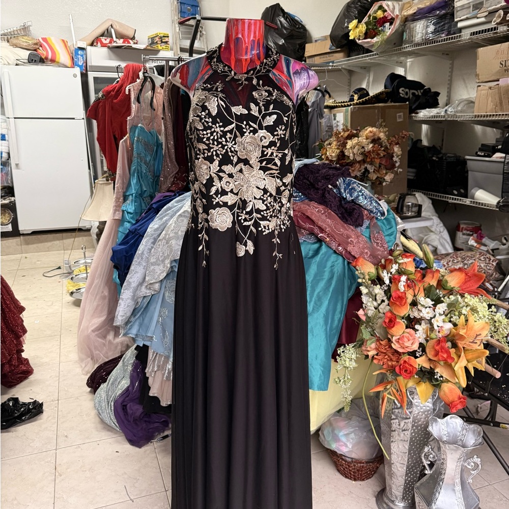 Cachet Black and Silver Floral Maxi Dress